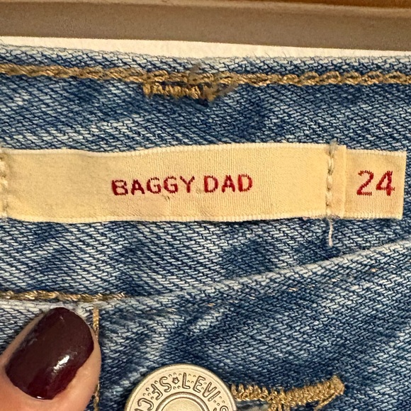 Levi’s Premium Baggy Dad Women’s Jeans in Medium Wash - Picture 5 of 7